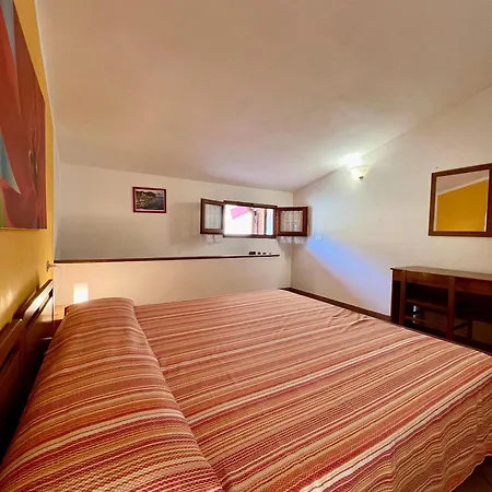 Vacanze Maestrale Apartment *
